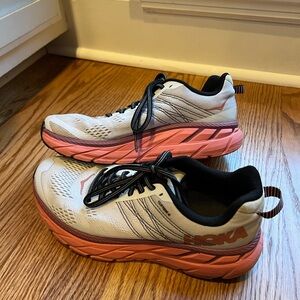Hoka Women's Clifton 6, size 7
